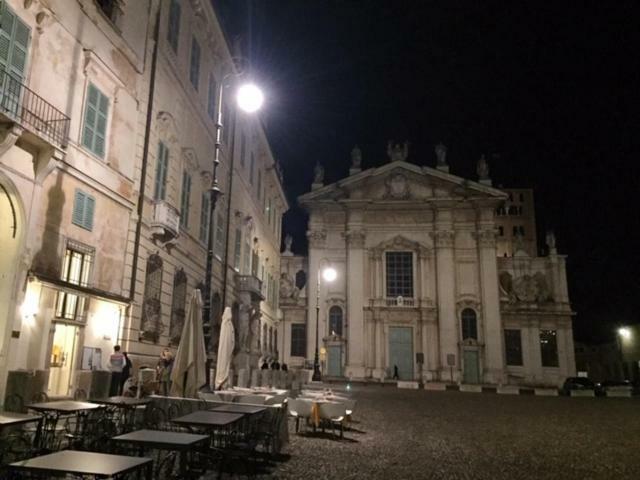 Palazzo Guerrieri Da Fermo Apartman Mantova Kültér fotó